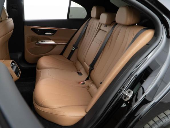 Mercedes-Benz E-Класс V (W213 S213 C238) Рестайлинг с пробегом 2024 года, цена 6 893 055 рублей, 17580 км, седан, Автокод Объявления