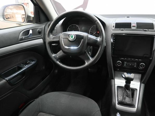 Skoda Octavia II (A5) Рестайлинг с пробегом 2012 года, цена 669 900 рублей, 359000 км, лифтбек, Автокод Объявления