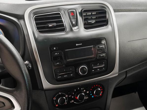 Renault Logan II Рестайлинг с пробегом 2018 года, цена 420 000 рублей, 237900 км, седан, Автокод Объявления