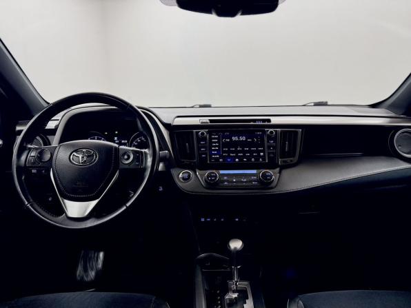Toyota RAV4 IV (XA40) Рестайлинг с пробегом 2016 года, цена 2 649 000 рублей, 121346 км, внедорожник, Автокод Объявления