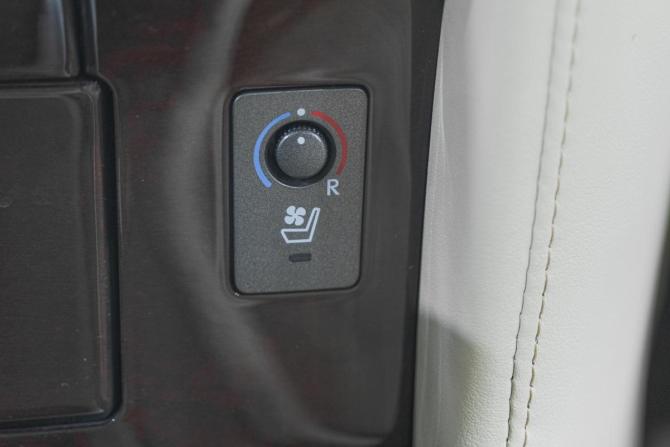 Lexus LX III Рестайлинг с пробегом 2013 года, цена 4 419 000 рублей, 283000 км, внедорожник, Автокод Объявления