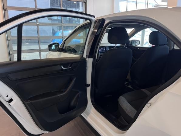 Skoda Rapid II с пробегом 2021 года, цена 1 595 000 рублей, 102625 км, лифтбек, Автокод Объявления