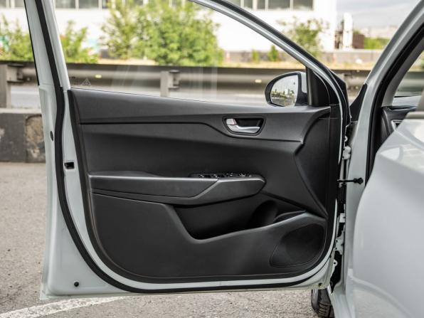 Hyundai Solaris II Рестайлинг с пробегом 2020 года, цена 1 378 000 рублей, 90310 км, седан, Автокод Объявления