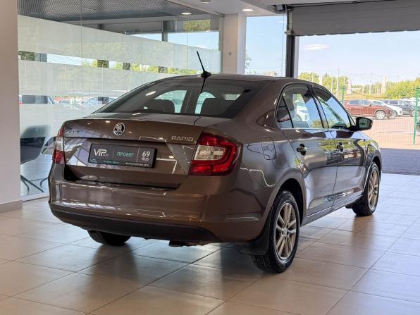 Skoda Rapid I с пробегом 2017 года, цена 1 415 000 рублей, 62154 км, лифтбек, Автокод Объявления