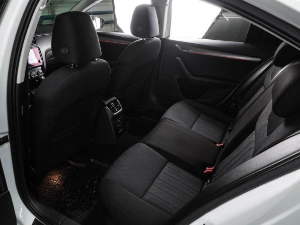 Skoda Octavia III (A7) Рестайлинг с пробегом 2017 года, цена 1 699 000 рублей, 161566 км, лифтбек, Автокод Объявления