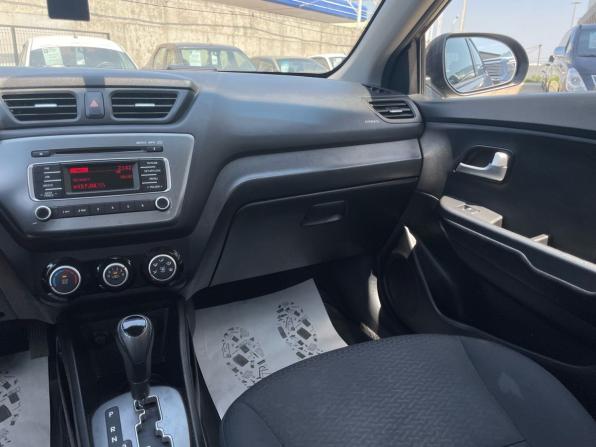 Kia Rio III Рестайлинг с пробегом 2016 года, цена 880 000 рублей, 155000 км, седан, Автокод Объявления
