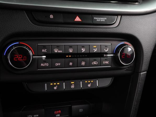 Kia Ceed III с пробегом 2021 года, цена 1 869 000 рублей, 80116 км, универсал, Автокод Объявления