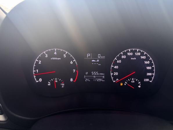 Hyundai Solaris II с пробегом 2018 года, цена 1 370 000 рублей, 117300 км, седан, Автокод Объявления