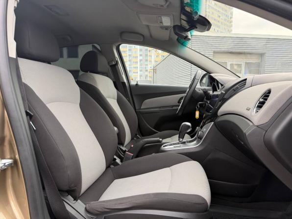 Chevrolet Cruze I Рестайлинг с пробегом 2013 года, цена 635 000 рублей, 212000 км, хэтчбек, Автокод Объявления