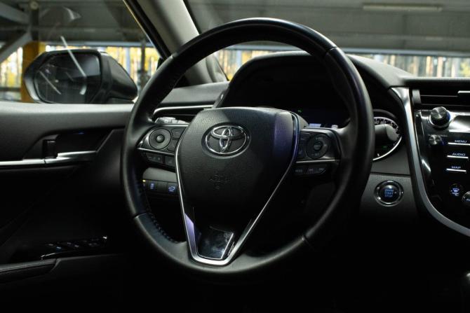 Toyota Camry VIII (XV70) с пробегом 2019 года, цена 2 809 000 рублей, 127195 км, седан, Автокод Объявления