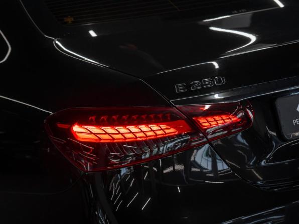 Mercedes-Benz E-Класс V (W213 S213 C238) Рестайлинг с пробегом 2021 года, цена 4 600 000 рублей, 30311 км, седан, Автокод Объявления