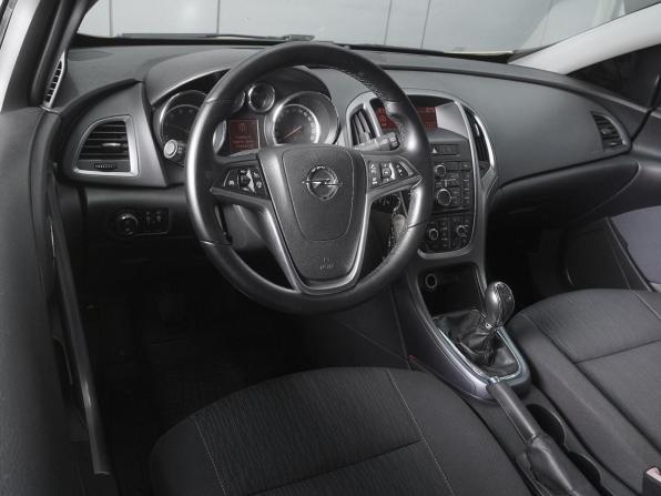 Opel Astra J Рестайлинг с пробегом 2012 года, цена 747 000 рублей, 243846 км, хэтчбек, Автокод Объявления