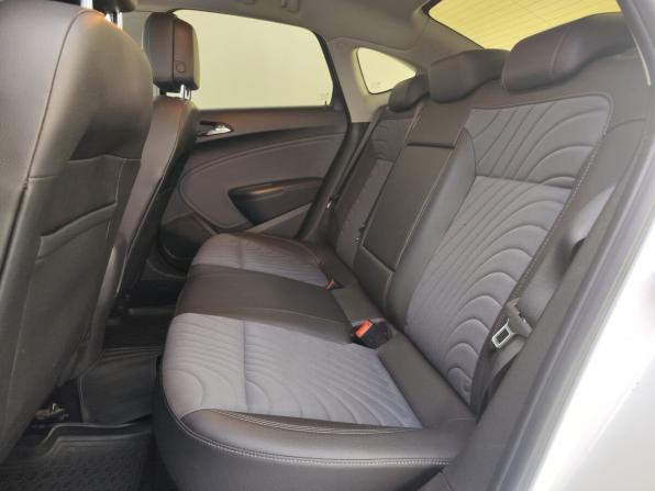 Opel Astra J Рестайлинг с пробегом 2012 года, цена 849 000 рублей, 175000 км, седан, Автокод Объявления