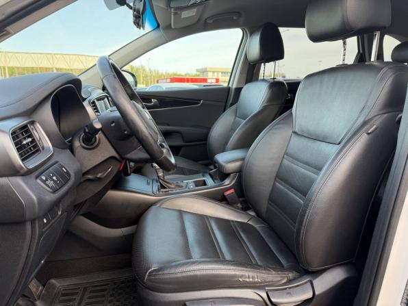 Kia Sorento III Prime Рестайлинг с пробегом 2018 года, цена 2 515 000 рублей, 127000 км, внедорожник, Автокод Объявления