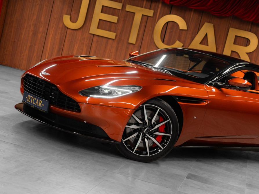 Aston Martin DB11 I Москва  - изображение 4