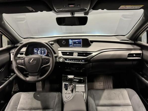 Lexus UX I с пробегом 2021 года, цена 3 379 000 рублей, 32000 км, внедорожник, Автокод Объявления