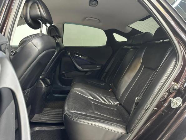 Hyundai Grandeur V с пробегом 2012 года, цена 990 000 рублей, 318251 км, седан, Автокод Объявления