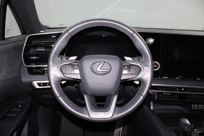 Lexus RX V с пробегом 2022 года, цена 9 200 000 рублей, 23149 км, внедорожник, Автокод Объявления