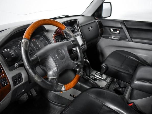 Mitsubishi Pajero III Рестайлинг с пробегом 2005 года, цена 690 000 рублей, 302113 км, внедорожник, Автокод Объявления