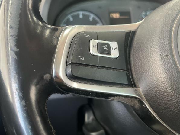Volkswagen Polo V Рестайлинг с пробегом 2018 года, цена 1 229 000 рублей, 135107 км, седан, Автокод Объявления