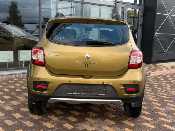 Renault Sandero II с пробегом 2015 года, цена 946 000 рублей, 99720 км, хэтчбек, Автокод Объявления