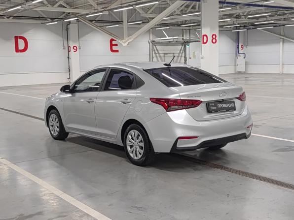 Hyundai Solaris II с пробегом 2018 года, цена 975 000 рублей, 217232 км, седан, Автокод Объявления