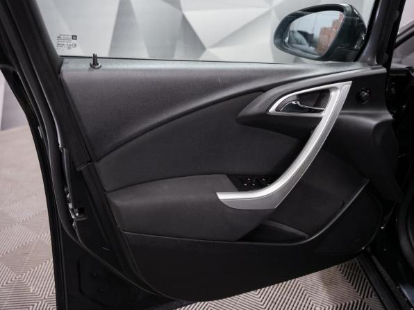 Opel Astra J с пробегом 2012 года, цена 685 000 рублей, 187000 км, хэтчбек, Автокод Объявления
