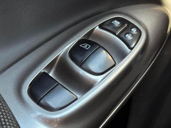 Nissan Juke I с пробегом 2012 года, цена 949 000 рублей, 171553 км, внедорожник, Автокод Объявления