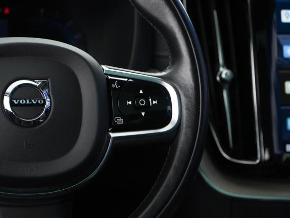 Volvo XC60 II Рестайлинг с пробегом 2021 года, цена 3 997 055 рублей, 159700 км, внедорожник, Автокод Объявления