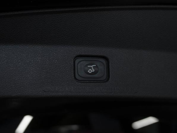 Ford Explorer V с пробегом 2014 года, цена 2 280 000 рублей, 100042 км, внедорожник, Автокод Объявления