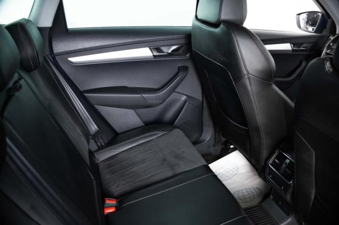 Skoda Karoq I с пробегом 2020 года, цена 2 419 000 рублей, 113711 км, внедорожник, Автокод Объявления