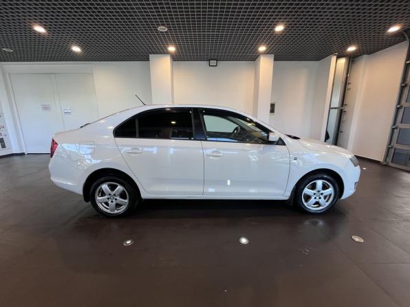 Skoda Rapid I с пробегом 2017 года, цена 1 040 000 рублей, 182929 км, лифтбек, Автокод Объявления