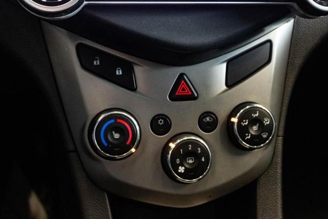Chevrolet Aveo II с пробегом 2013 года, цена 700 000 рублей, 217863 км, хэтчбек, Автокод Объявления