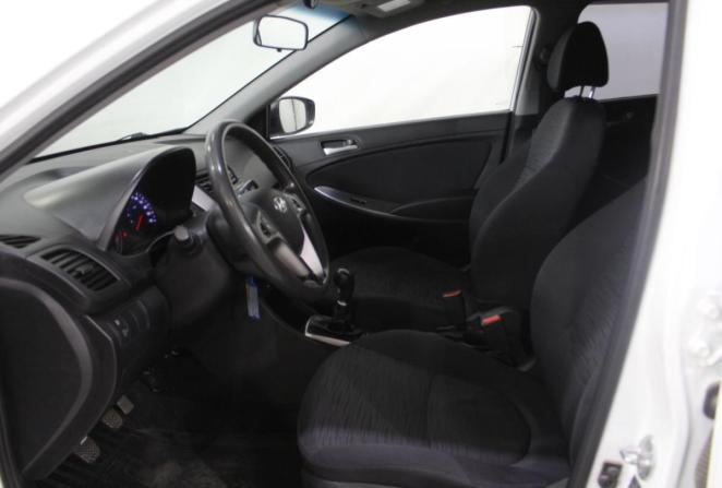 Hyundai Solaris I Рестайлинг с пробегом 2015 года, цена 980 000 рублей, 136520 км, хэтчбек, Автокод Объявления