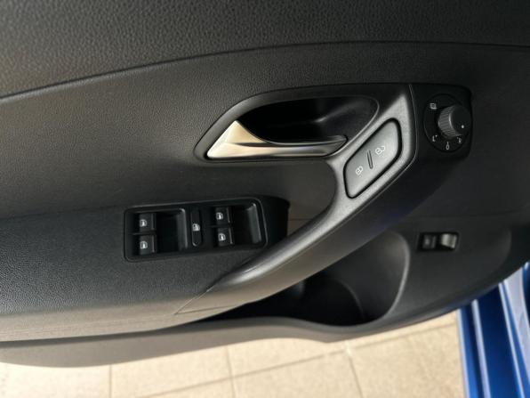 Volkswagen Polo V Рестайлинг с пробегом 2020 года, цена 1 550 000 рублей, 31189 км, седан, Автокод Объявления