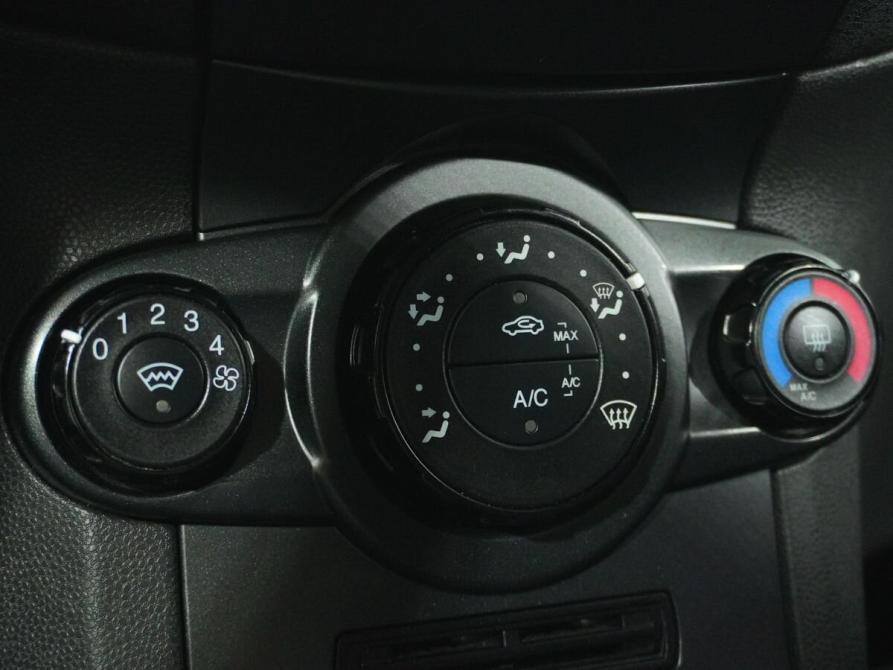Ford Fiesta Mk6 Рестайлинг Вологда  - изображение 13