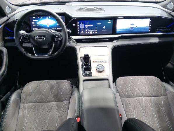 Geely Monjaro I с пробегом 2025 года, цена 4 000 000 рублей, 1000 км, внедорожник, Автокод Объявления