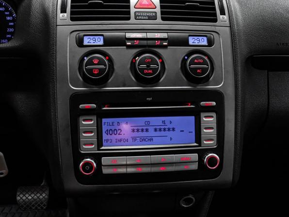Volkswagen Touran I Рестайлинг с пробегом 2007 года, цена 849 000 рублей, 221318 км, компактвэн, Автокод Объявления