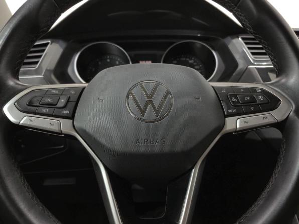 Volkswagen Tiguan II Рестайлинг с пробегом 2021 года, цена 2 795 000 рублей, 46763 км, внедорожник, Автокод Объявления