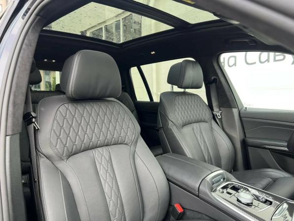 BMW X7 I (G07) Рестайлинг с пробегом 2025 года, цена 14 699 000 рублей, 16980 км, внедорожник, Автокод Объявления
