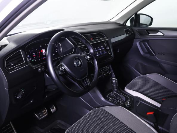 Volkswagen Tiguan II с пробегом 2019 года, цена 3 064 000 рублей, 46603 км, внедорожник, Автокод Объявления
