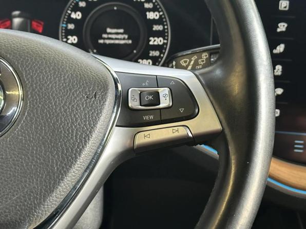 Volkswagen Touareg III с пробегом 2019 года, цена 4 100 000 рублей, 215480 км, внедорожник, Автокод Объявления