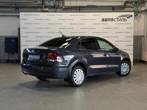 Volkswagen Polo V Рестайлинг с пробегом 2018 года, цена 1 099 000 рублей, 110000 км, седан, Автокод Объявления