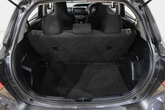 Toyota Vitz III (XP130) Рестайлинг 2 с пробегом 2019 года, цена 1 009 000 рублей, 91000 км, хэтчбек, Автокод Объявления
