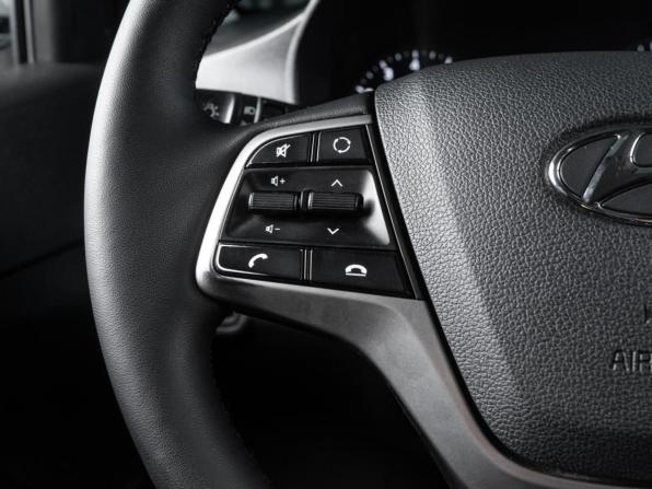 Hyundai Solaris II с пробегом 2018 года, цена 1 173 500 рублей, 128190 км, седан, Автокод Объявления