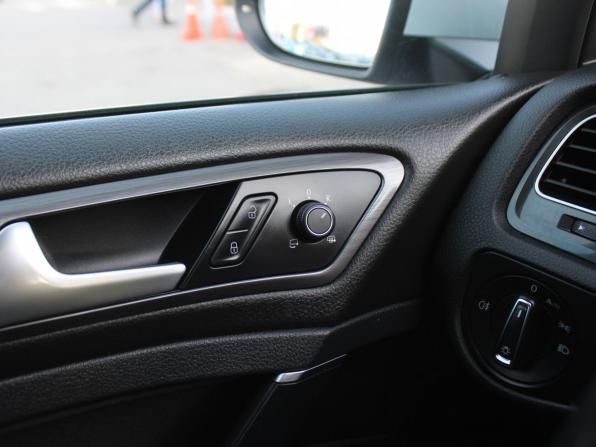 Volkswagen Golf VII Рестайлинг с пробегом 2018 года, цена 1 549 000 рублей, 204300 км, хэтчбек, Автокод Объявления