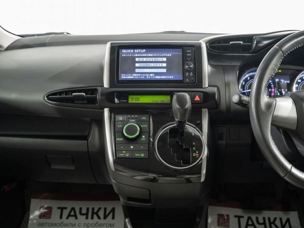 Toyota Wish II Рестайлинг с пробегом 2012 года, цена 1 339 500 рублей, 127250 км, минивэн, Автокод Объявления