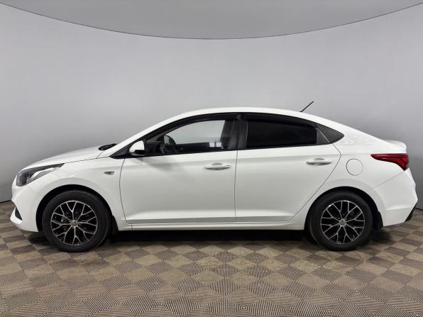 Hyundai Solaris II с пробегом 2018 года, цена 1 195 000 рублей, 117754 км, седан, Автокод Объявления
