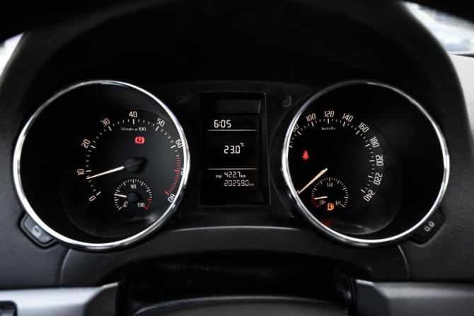 Skoda Yeti I Рестайлинг с пробегом 2015 года, цена 999 000 рублей, 202590 км, внедорожник, Автокод Объявления