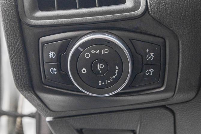 Ford Focus III Рестайлинг с пробегом 2018 года, цена 999 000 рублей, 180000 км, хэтчбек, Автокод Объявления
